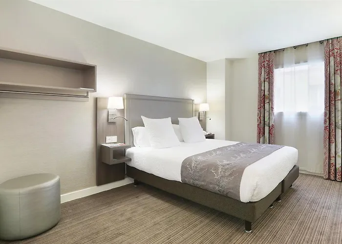 Hotel Beaugrenelle Tour Eiffel 3*