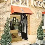 Hotel Beaugrenelle Tour Eiffel 3*